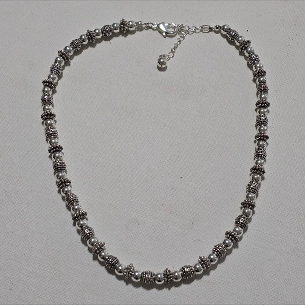 Treska Silver Tone Collar Necklace New‎